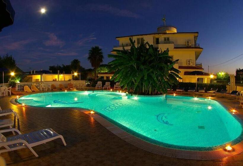 Апартаменты 1 Спальня с Балконом, Graceland Rooms And Suites