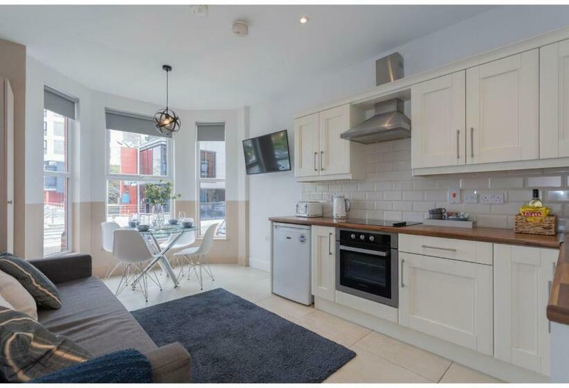 Апартаменты 2 Спальни, Central Belfast Apartments: 7 Camden Street