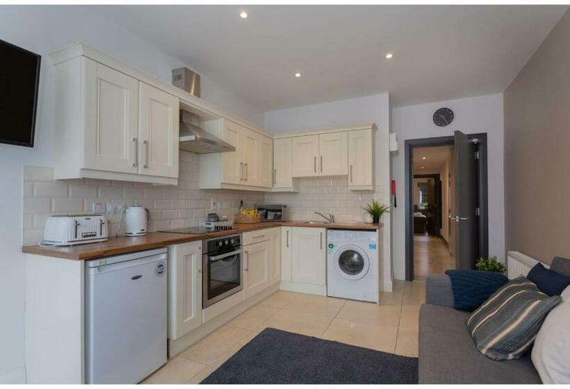 Апартаменты 2 Спальни, Central Belfast Apartments: 7 Camden Street