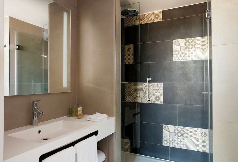 Семейный Номер, Hilton Garden Inn Bordeaux Centre