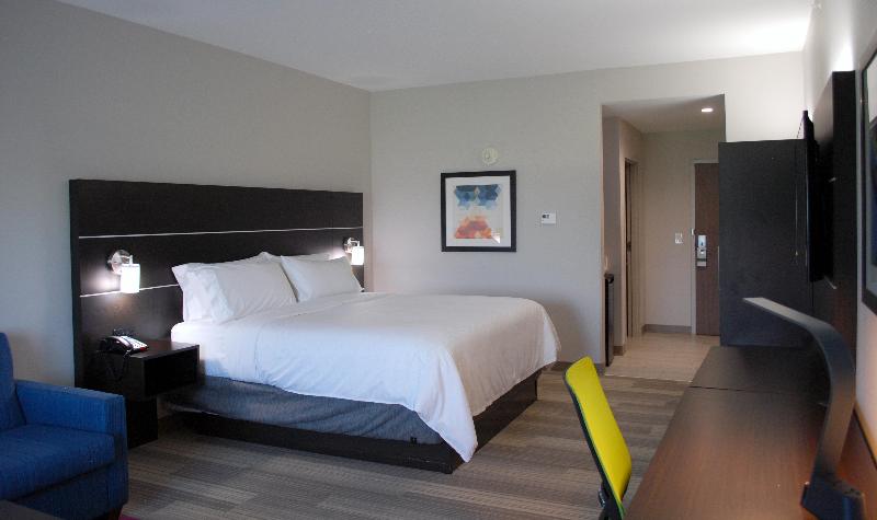 장애인을 위한 스탠다드 룸, Holiday Inn Express & Suites White Hall, An Ihg