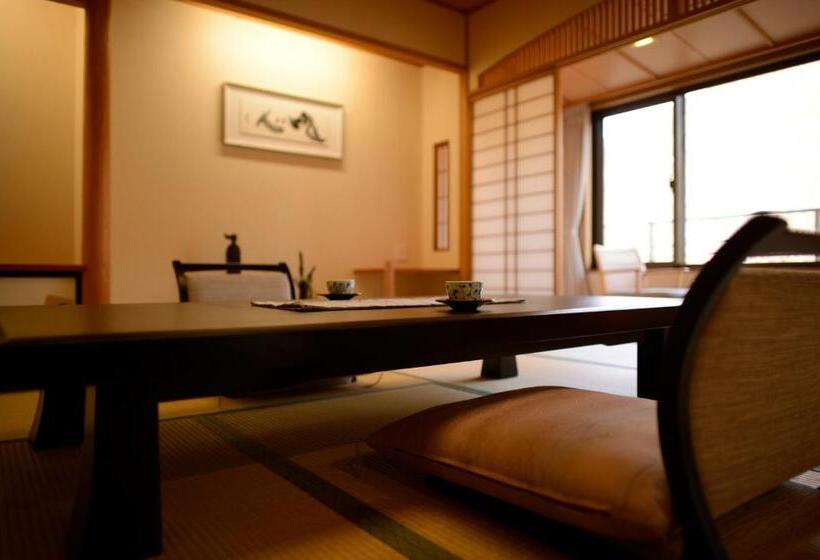 Номер Стандарт, Iizaka Onsen Surikamitei Ohtori