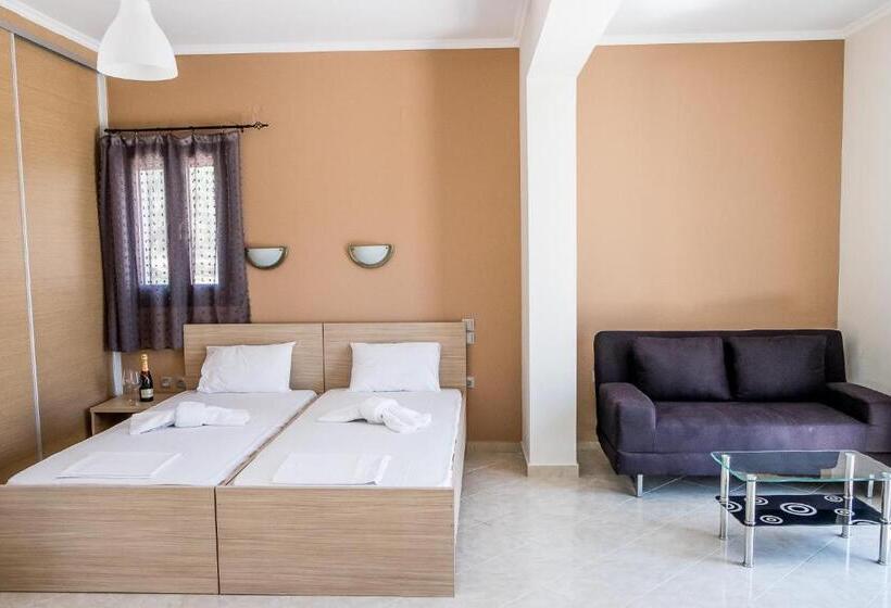 إستوديو سوبيريور, Golden Sun Villas