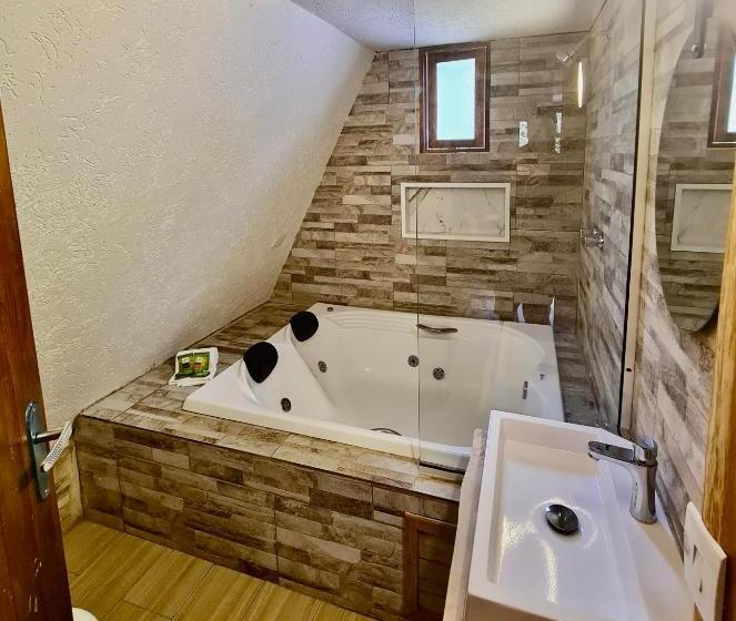 Шале Superior 1 Спальня, Villa Vintage Campos   Piscina E Opções De Suites Com Hidromassagem