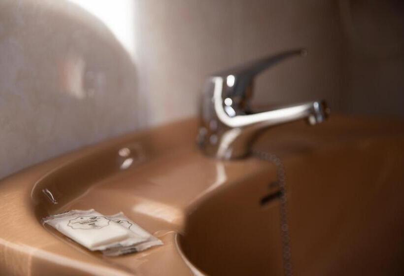 スタンダードシングルルーム, Hostal Montserrat