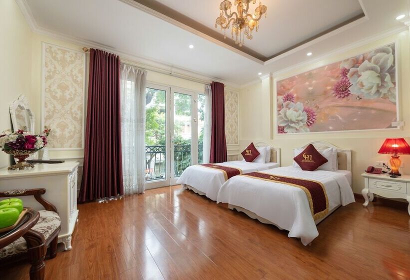 سوییت جونیور با بالکن, My Moon Hotel Hanoi