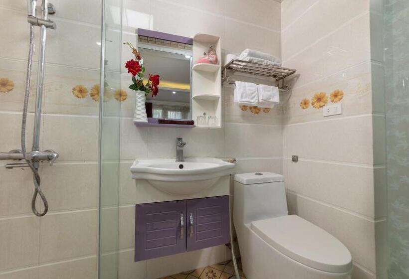 سوییت خانوادگی, My Moon Hotel Hanoi