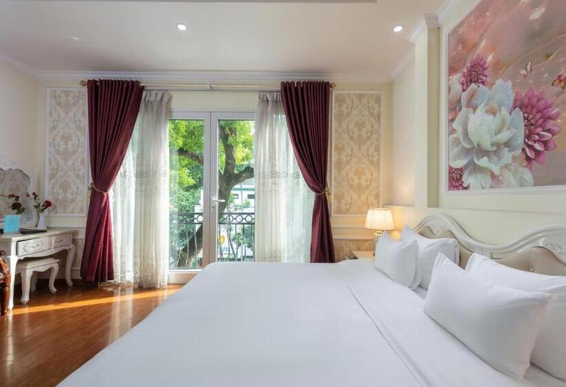 سوییت جونیور با بالکن, My Moon Hotel Hanoi