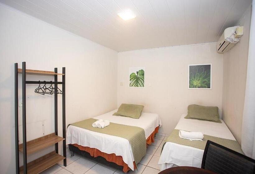标准三人间, Pousada Aracaju