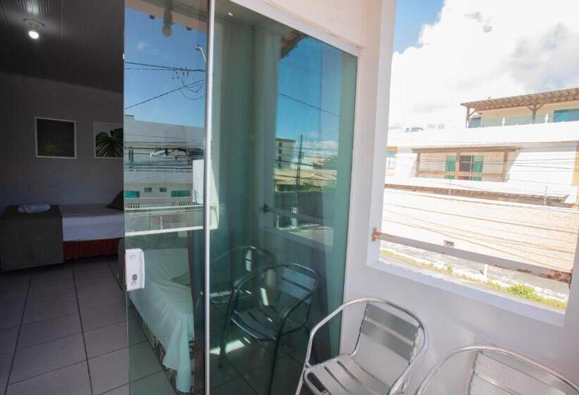 带阳台的三人标准间, Pousada Aracaju