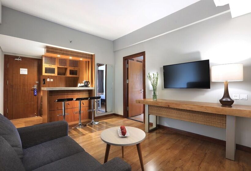 Люкс, Aston Inn Batu