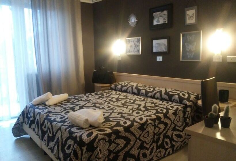 Номер Стандарт с Балконом, Wuhostel