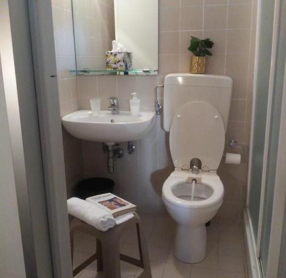 Номер Стандарт с Балконом, Wuhostel