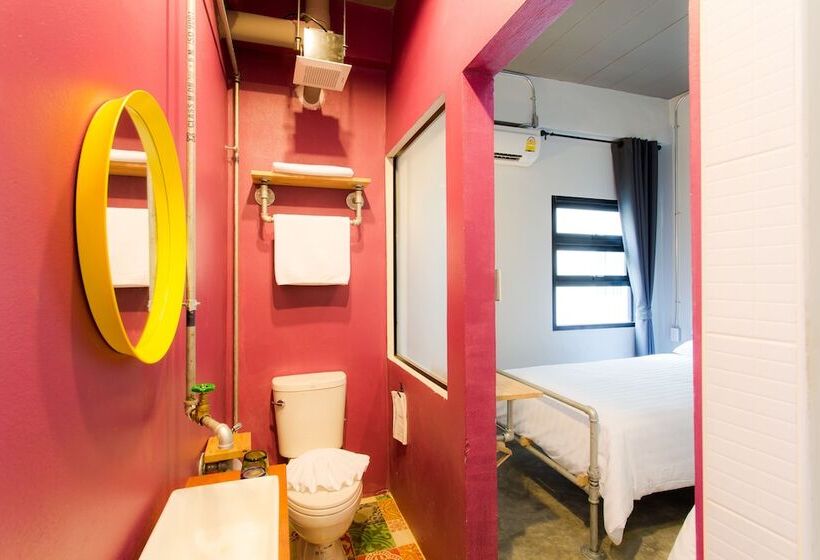 اتاق استاندارد, Bloo Hostel