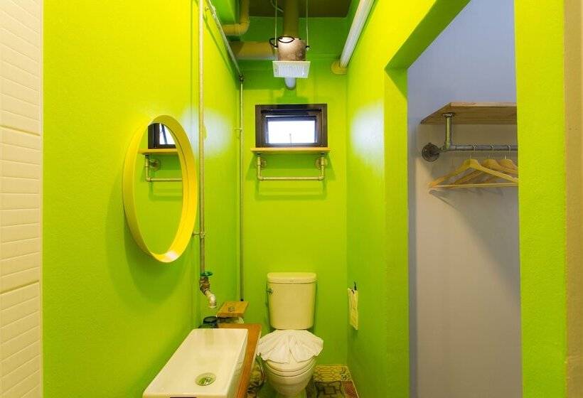 اتاق استاندارد سه نفره, Bloo Hostel
