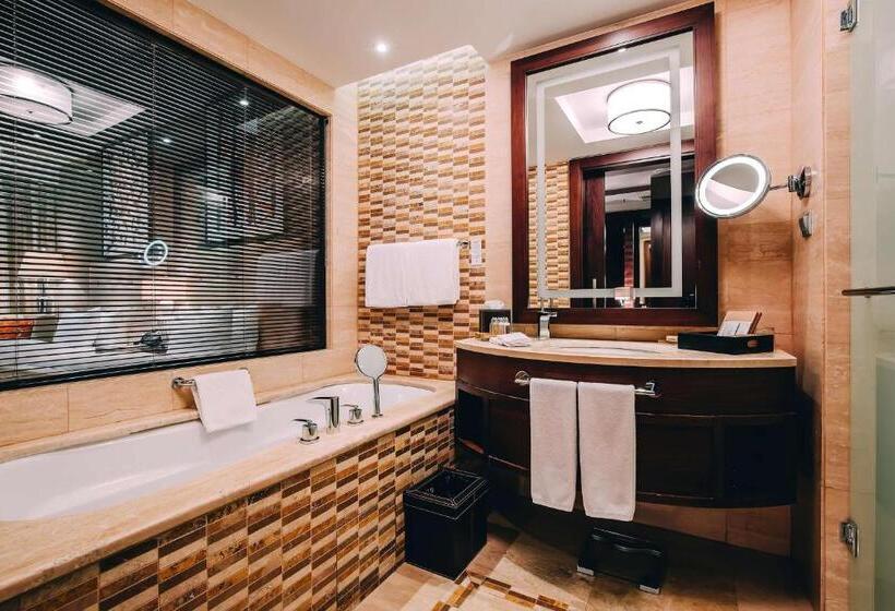 اتاق لوکس با چشم‌انداز, Rixos Borovoe