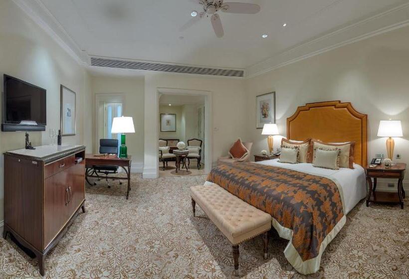 اتاق لوکس با چشم‌انداز دریا, The Taj Mahal Palace, Mumbai