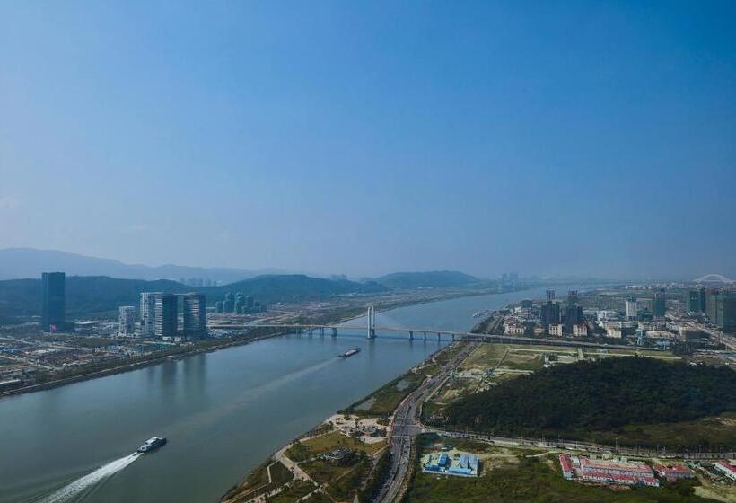 带2个双人床的标准工作室, The St. Regis Zhuhai