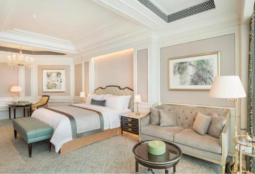 带城市景观和大床的豪华房间, The St. Regis Zhuhai