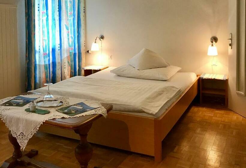 اتاق استاندارد یک نفره, Bed And Breakfast Krone