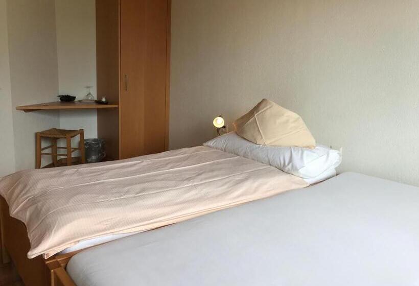 اتاق اکونومی یک تخته, Bed And Breakfast Krone