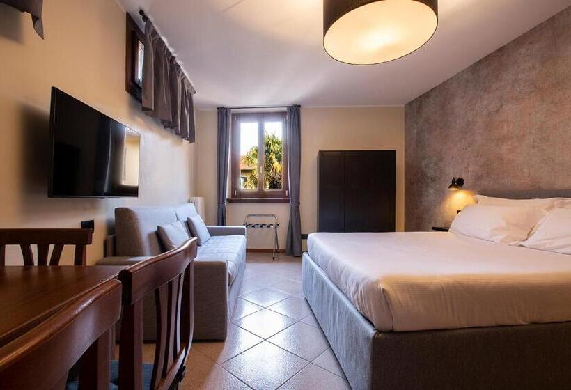 스탠다드 스튜디오, Antico Pozzo Apartment
