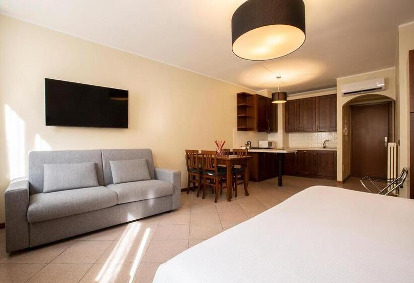 스탠다드 스튜디오, Antico Pozzo Apartment