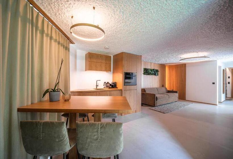 سوییت, Boutique Hotel La Gorge