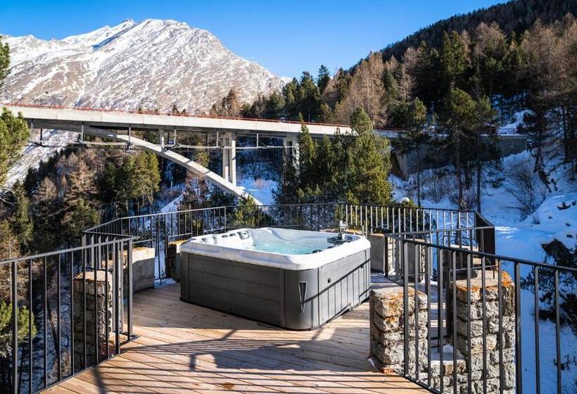 سوییت لوکس, Boutique Hotel La Gorge