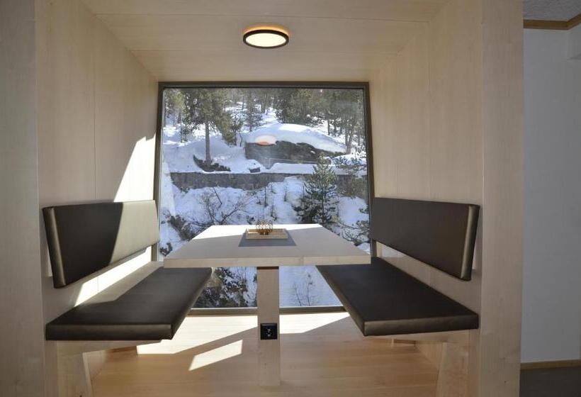 سوئیت با وان آب گرم, Boutique Hotel La Gorge