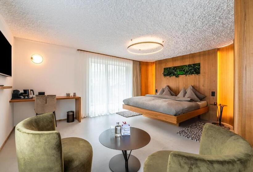 سوئیت جونیور با چشم‌انداز کوهستان, Boutique Hotel La Gorge
