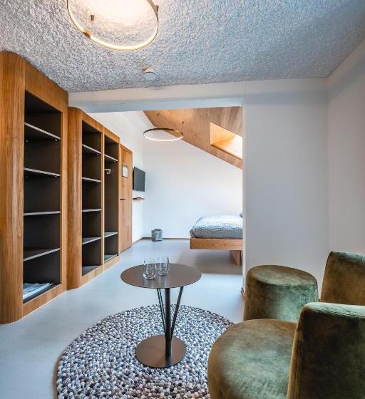 سوییت جونیور, Boutique Hotel La Gorge