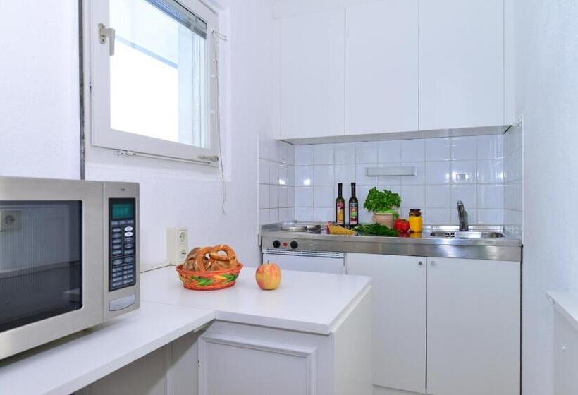 Family flat with balcony, Familienhotel Kleinwalsertal