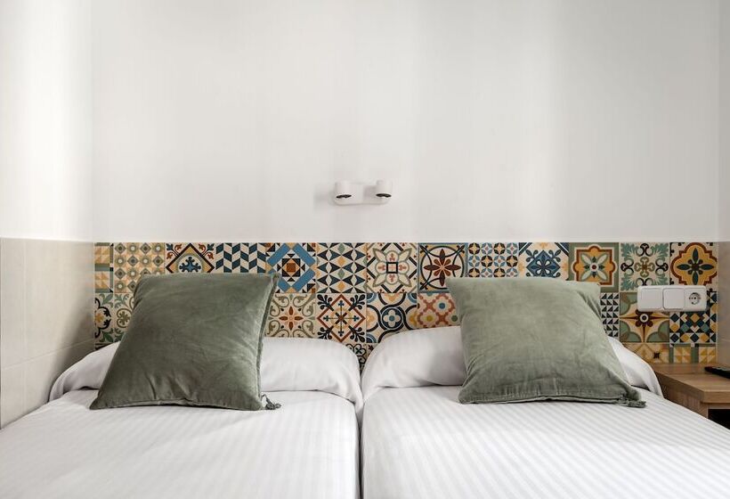 Номер Стандарт, Hostal Baler
