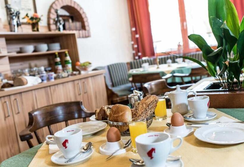 패밀리 아파트, Pension Appartements Kirchenwirt