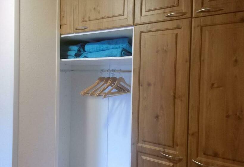 Четырехместный Номер Стандарт, Guesthouse Husky