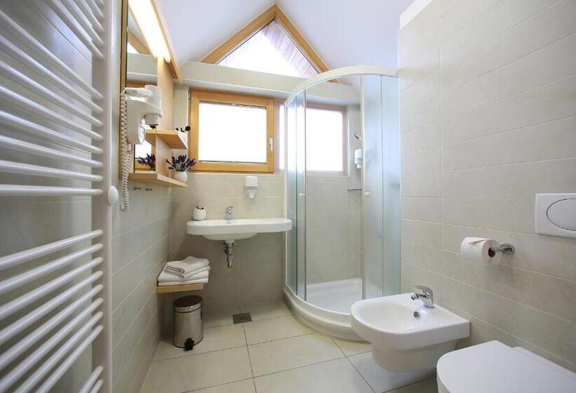 استودیوی استاندارد, Apartments And Rooms Bernik
