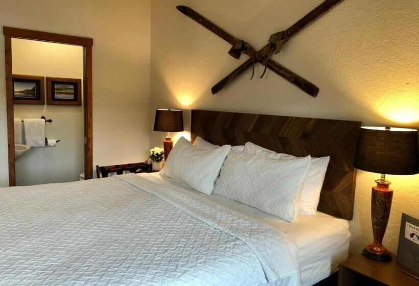 스탠다드 룸 킹사이즈 침대, A Bear And Bison Country Inn