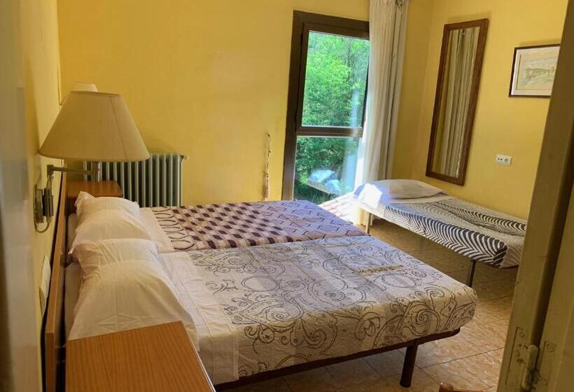 Номер Стандарт Трехместный, Hostal Rural Can Enric