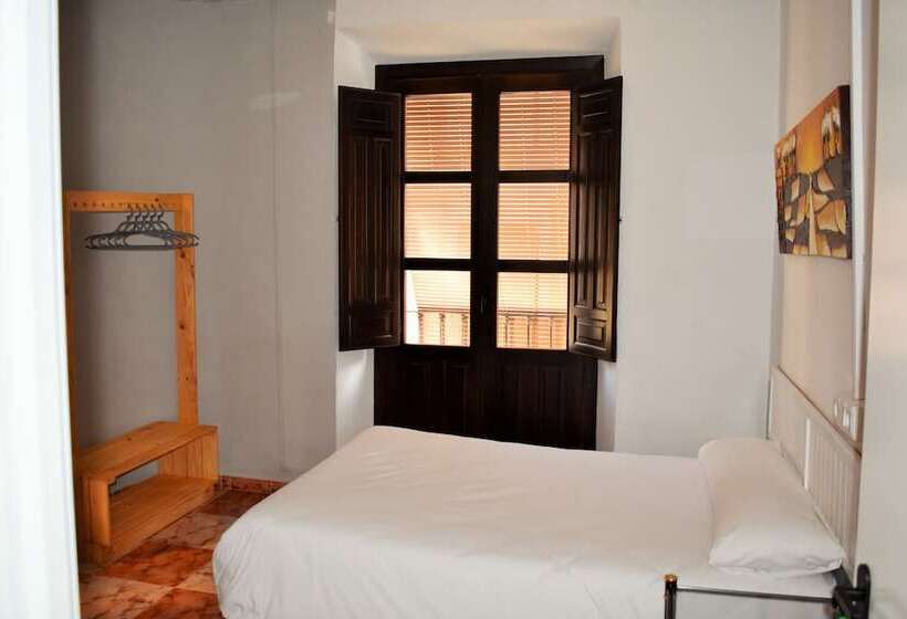 اتاق استاندارد با سرویس بهداشتی مشترک, Pension Castil