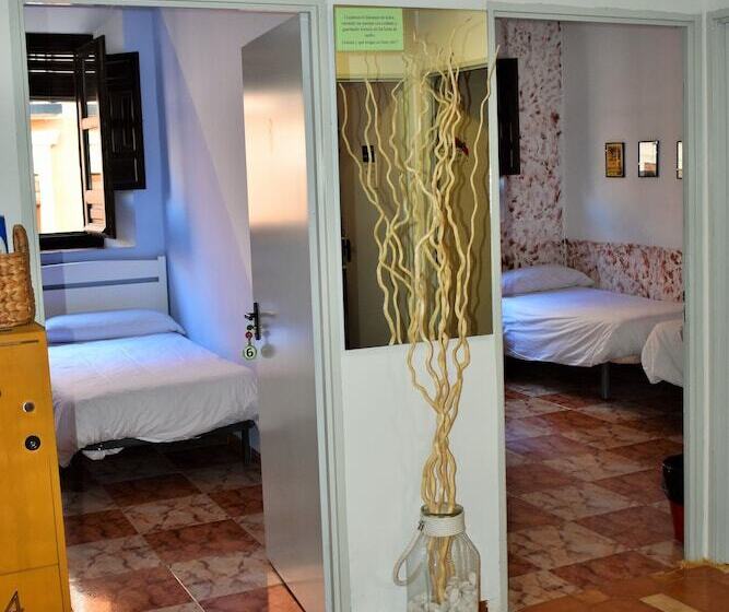 اتاق استاندارد با سرویس بهداشتی مشترک, Pension Castil