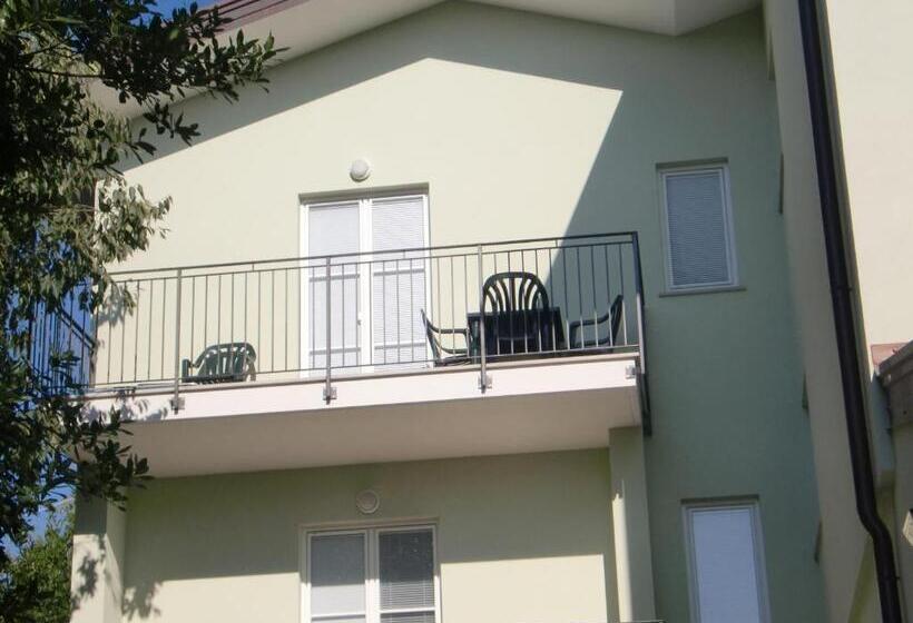 آپارتمان 2 خوابه با بالکن, Residence Villa Susy