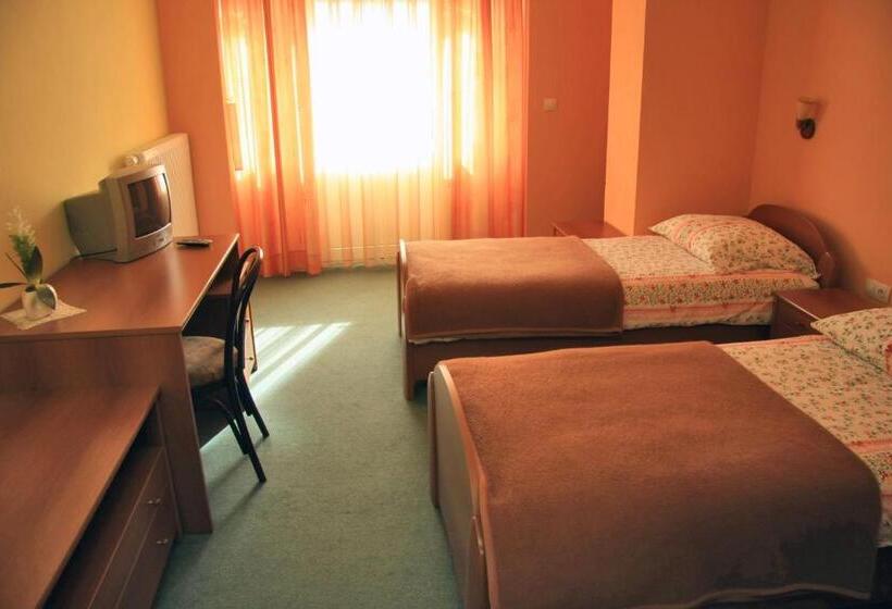 اتاق استاندارد سه نفره, Guesthouse Jersin