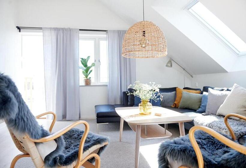 1 Bedroom Penthouse Apartment, Lotsvillans Vandrarhem