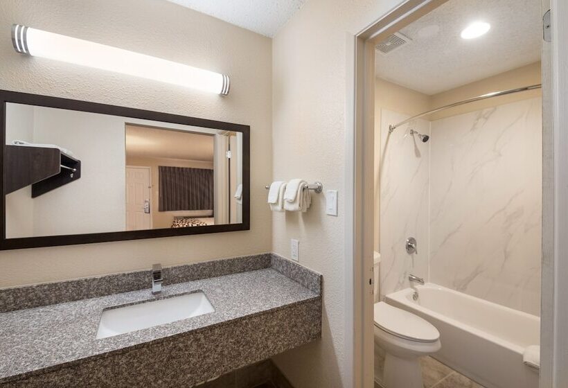 수피리어 룸, Red Roof Inn Temple