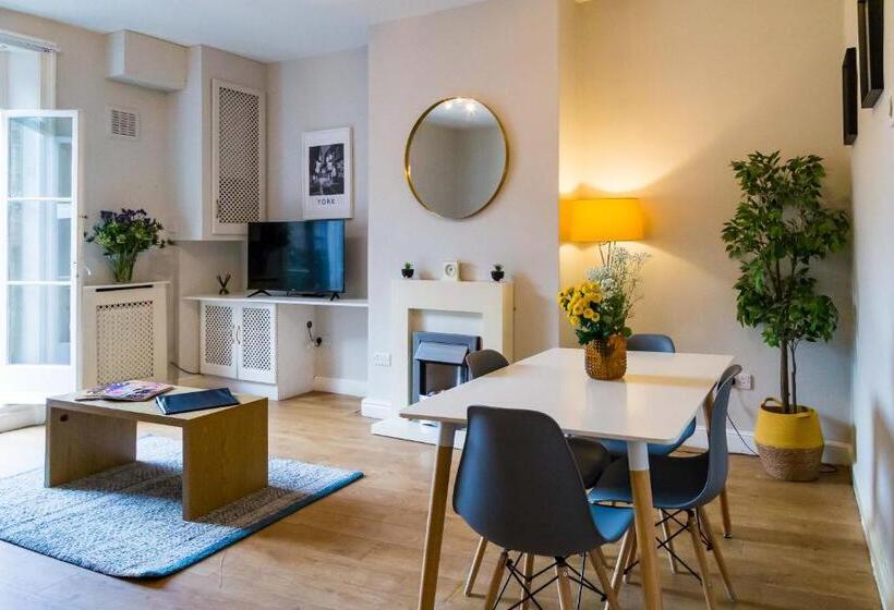 Апартаменты Deluxe 1 Спальня, Goodramgate Apartments