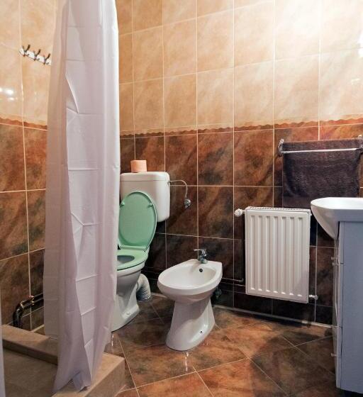 Студия Deluxe, Vila Eszter