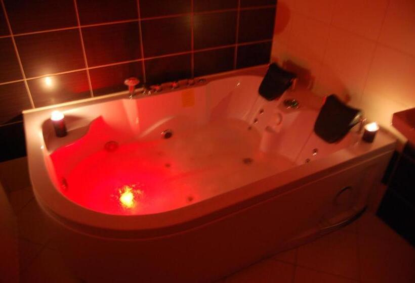 スタンダードスタジオ, Penzion U Můstku Jiřího Rašky