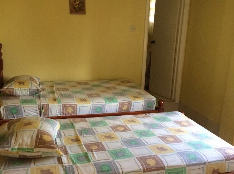 آپارتمان 2 خوابه, Golden Arrow Inn