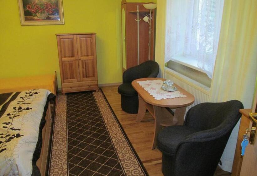 Семейный Номер, A+s Penzion Podzamok